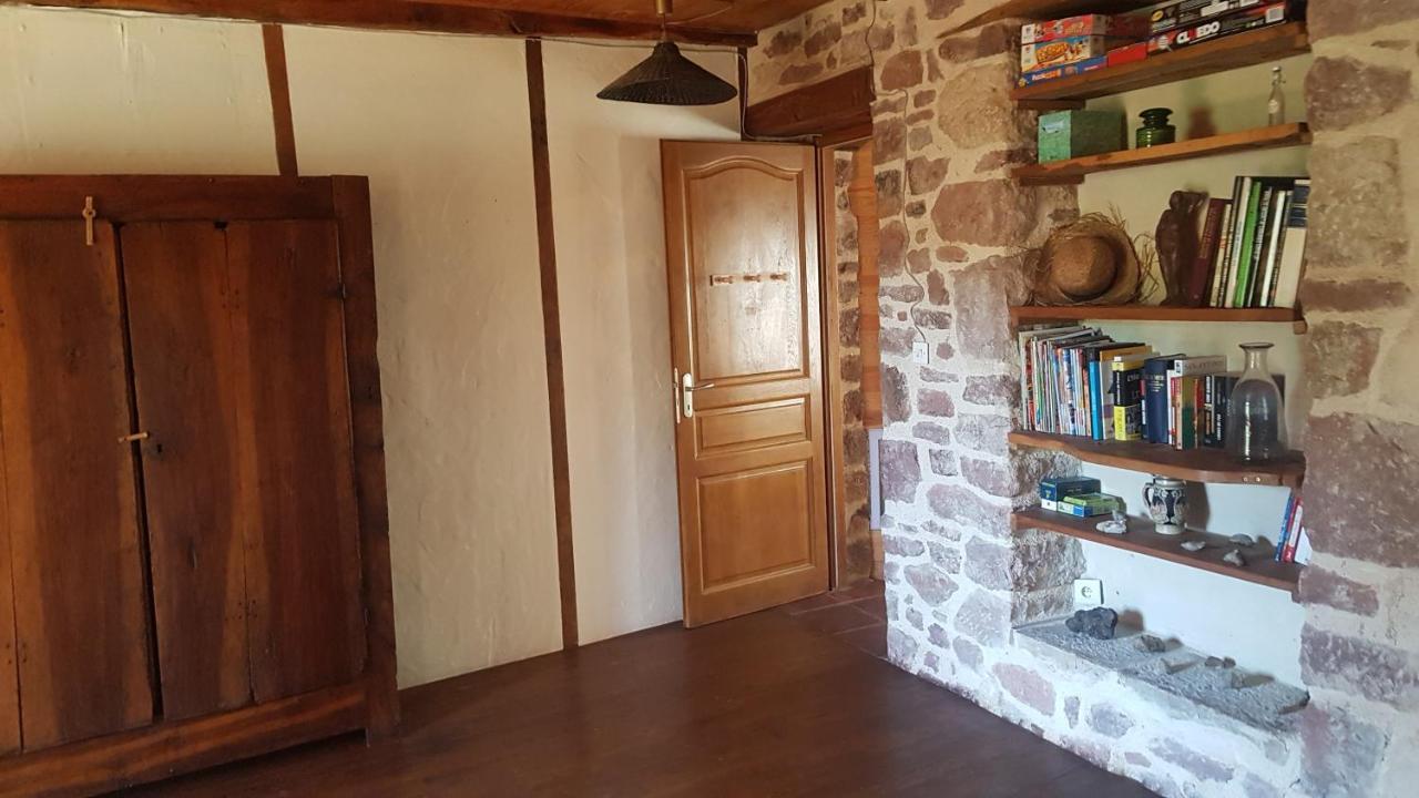 Maison Isolee Dans Les Vignes Et Les Bois Valady Экстерьер фото